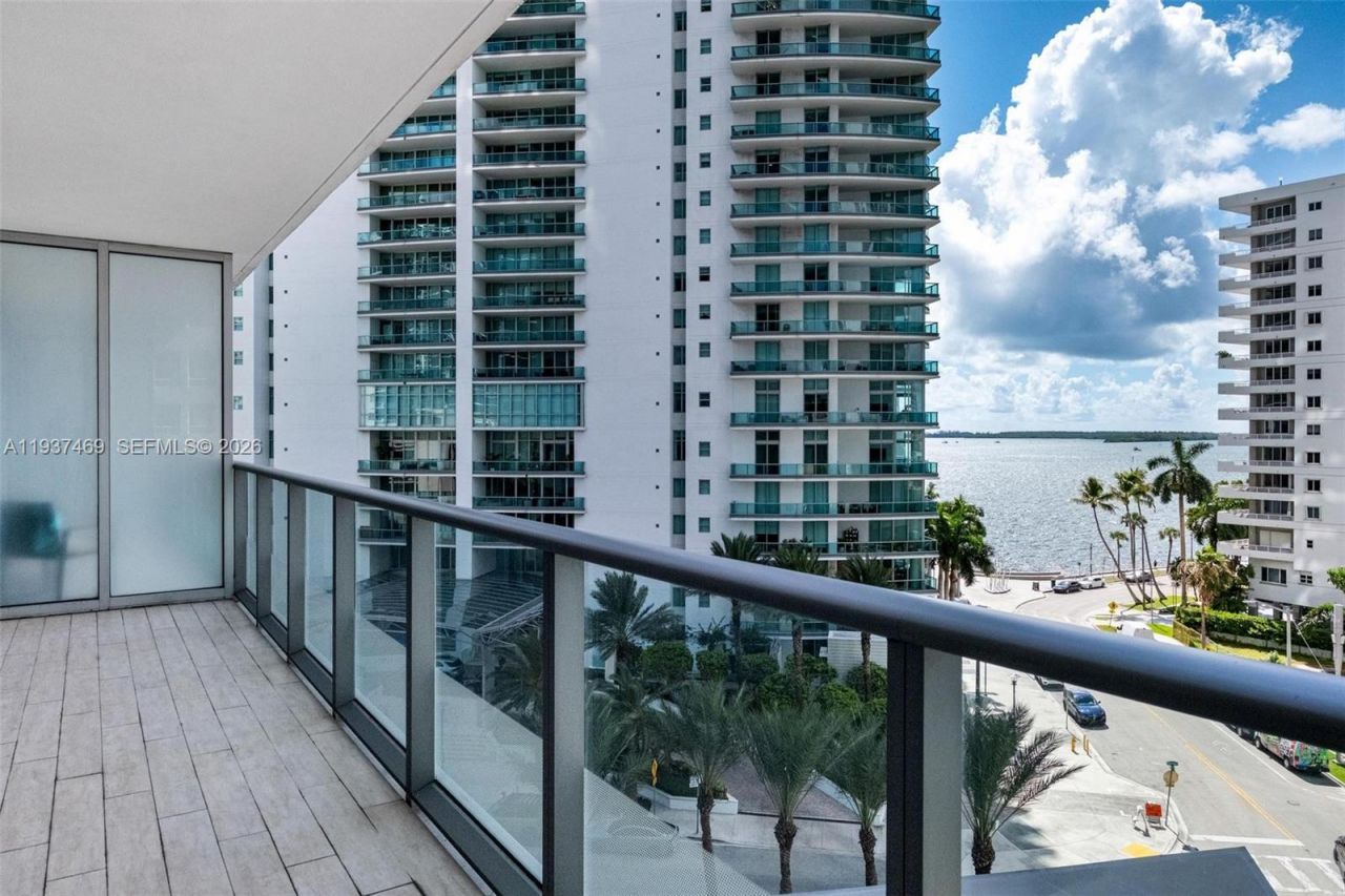 1300 Brickell Bay Dr , Unit 704, Miami, FL 33131 Photo
