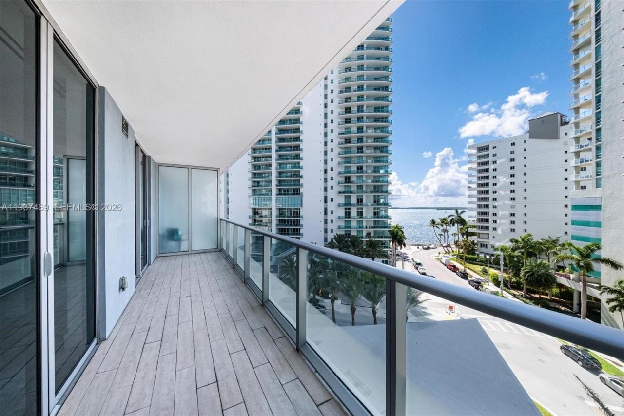 1300 Brickell Bay Dr , Unit 704, Miami, FL 33131 Photo