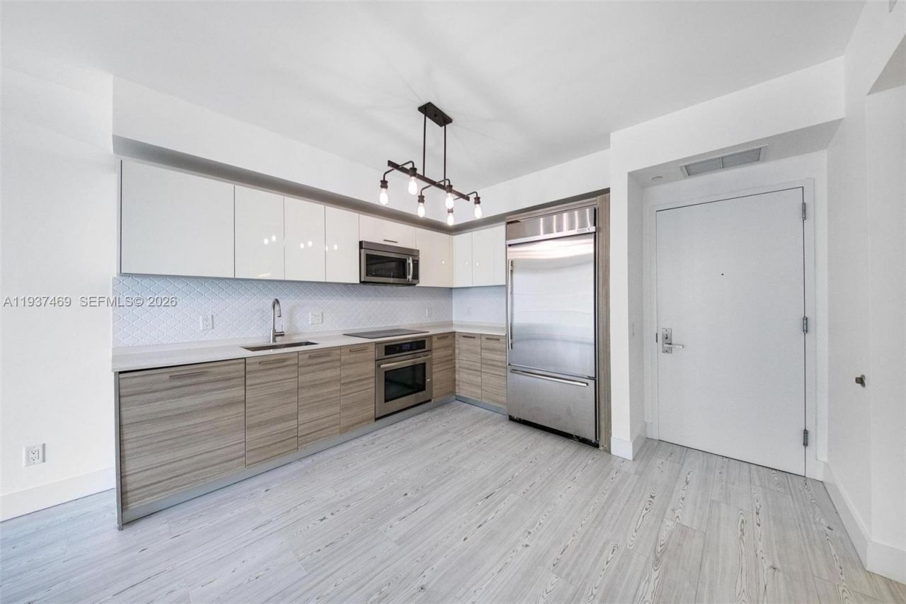 1300 Brickell Bay Dr , Unit 704, Miami, FL 33131 Photo