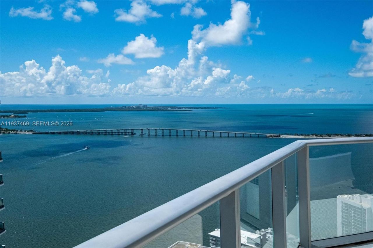 1300 Brickell Bay Dr , Unit 704, Miami, FL 33131 Photo