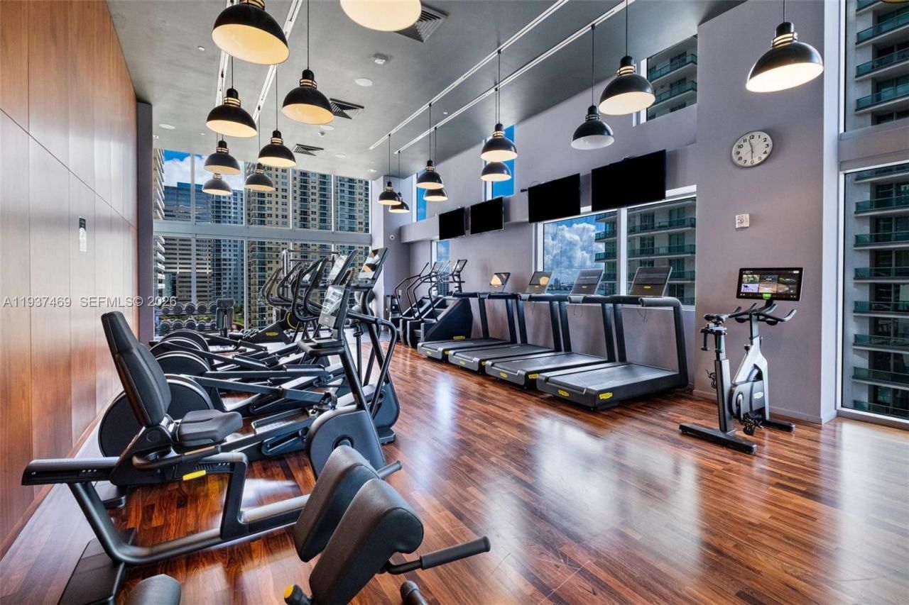 1300 Brickell Bay Dr , Unit 704, Miami, FL 33131 Photo