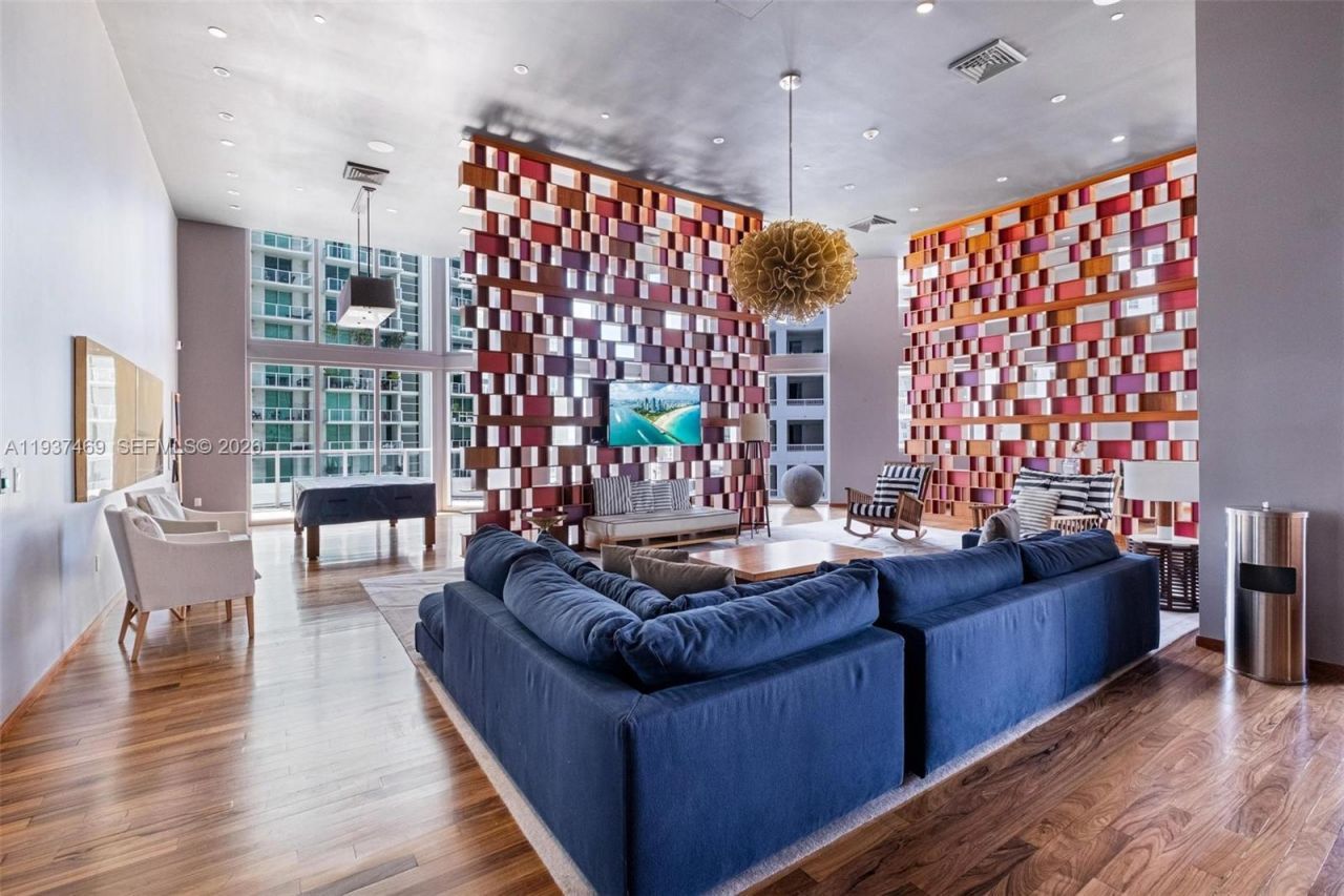 1300 Brickell Bay Dr , Unit 704, Miami, FL 33131 Photo