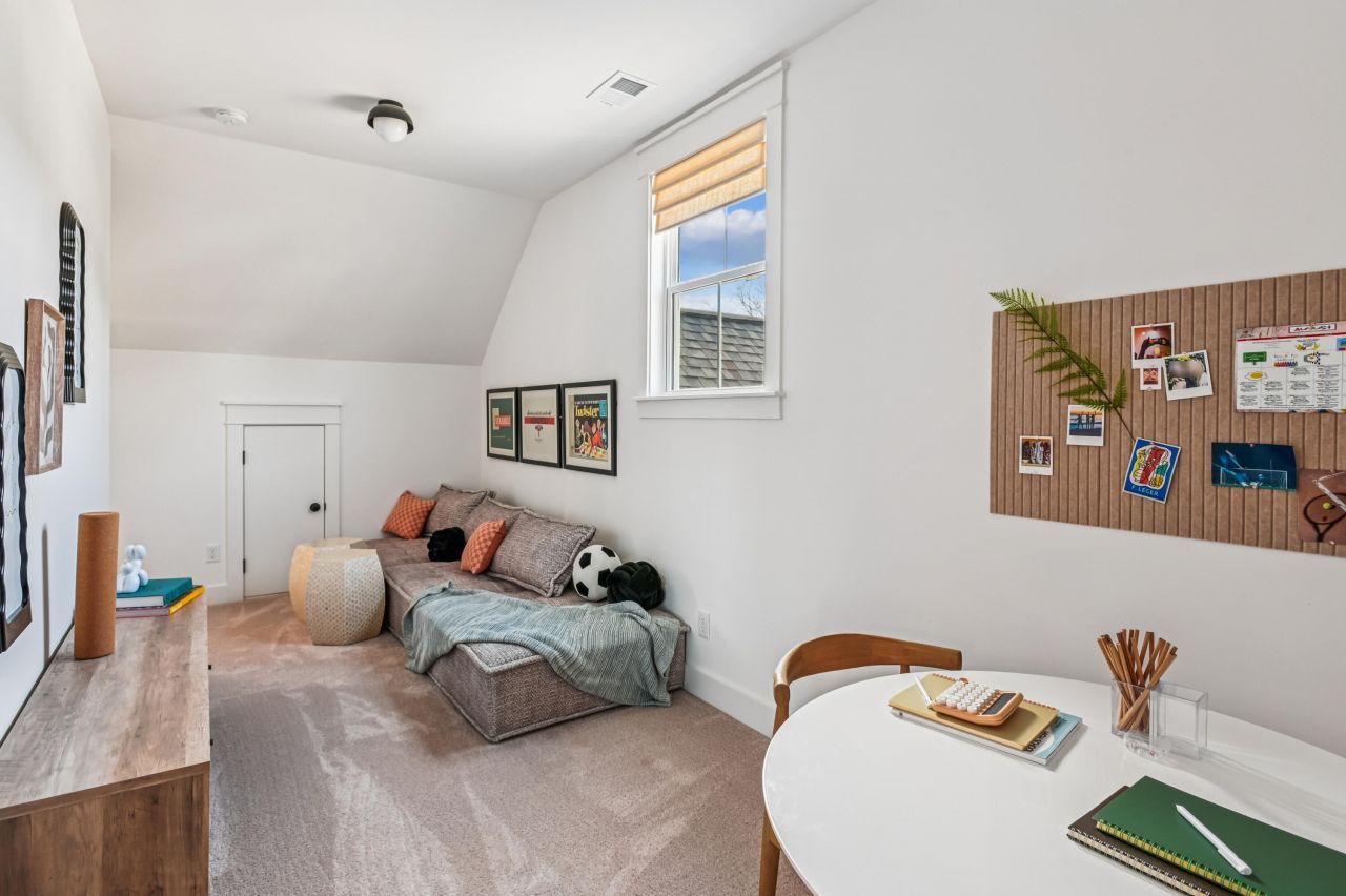 453 Eagleview Drive Photo 21