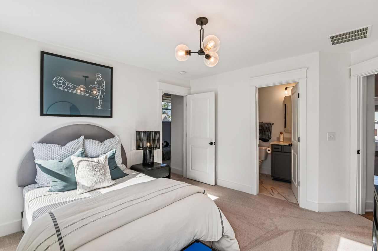 453 Eagleview Drive Photo 28