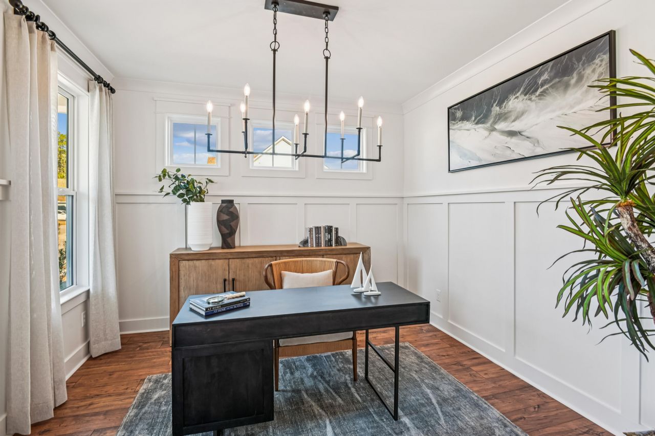 453 Eagleview Drive Photo 3