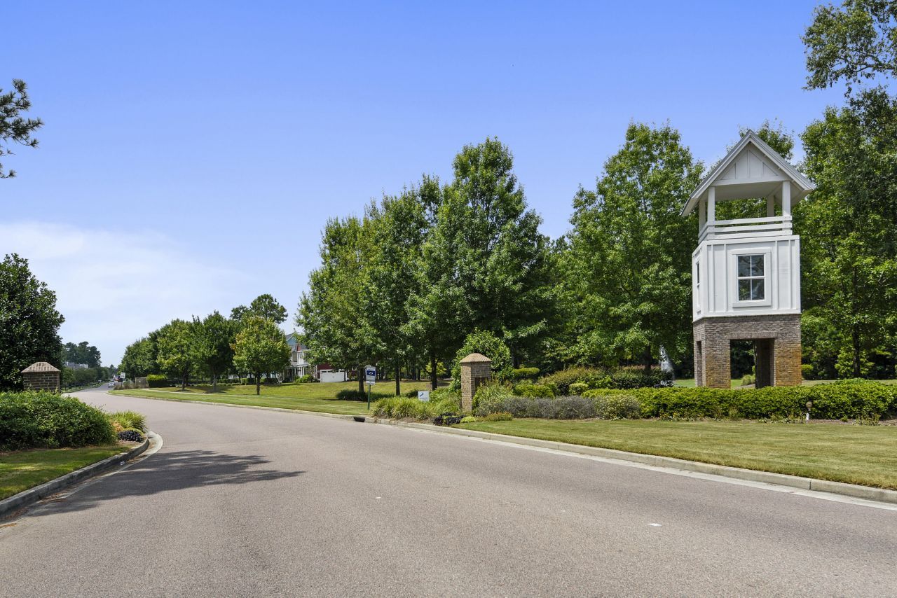 453 Eagleview Drive Photo 35