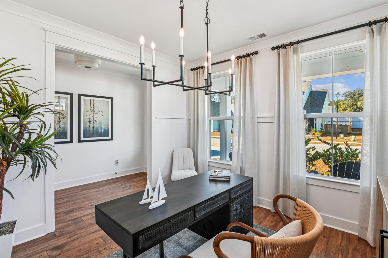 453 Eagleview Drive Photo 4