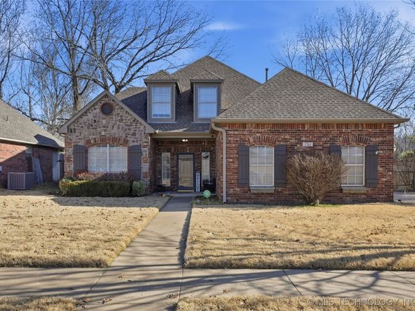 1761 Holly Avenue, Sand Springs, OK 74063