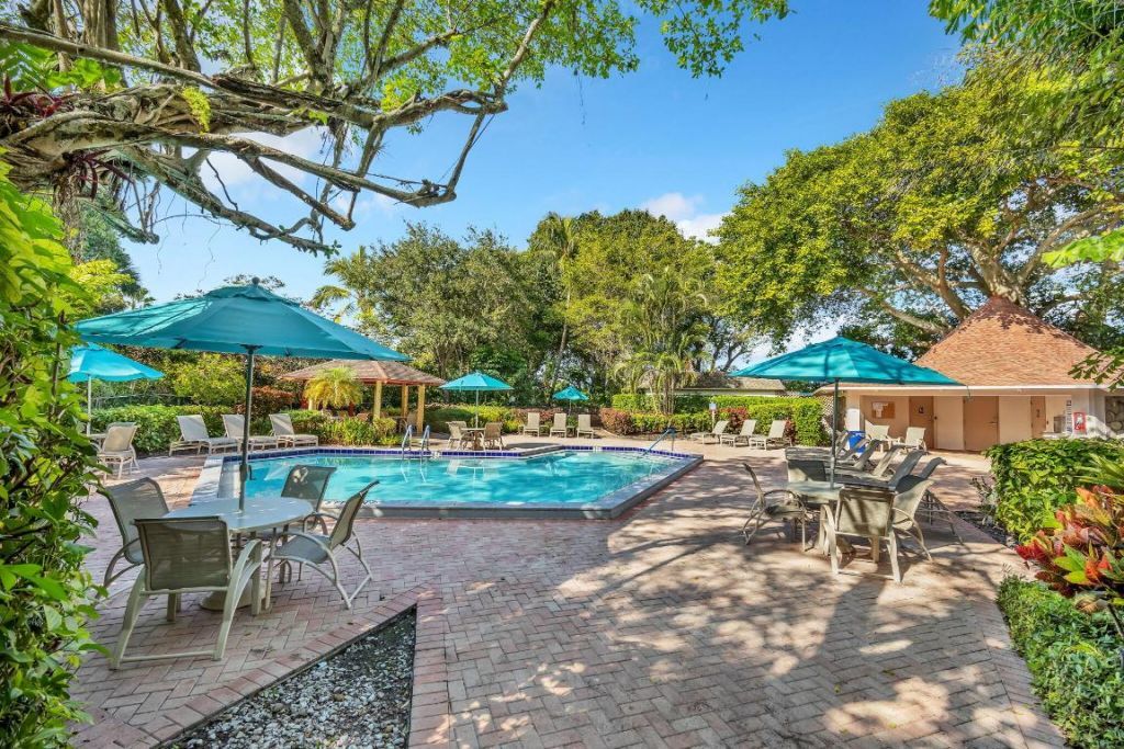 2800 N Palm Aire Drive, Unit 108, Pompano Beach, FL 33069 Photo