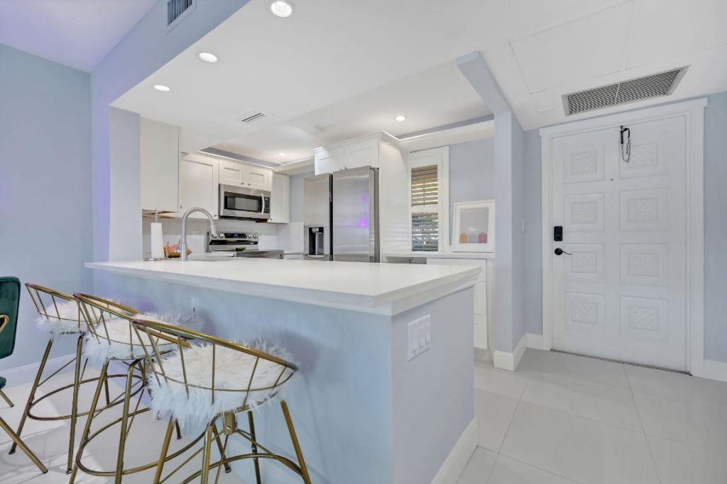 2800 N Palm Aire Drive, Unit 108, Pompano Beach, FL 33069 Photo