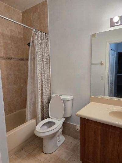7060 NW 177th Street, Unit 103, Hialeah, FL 33015 Photo