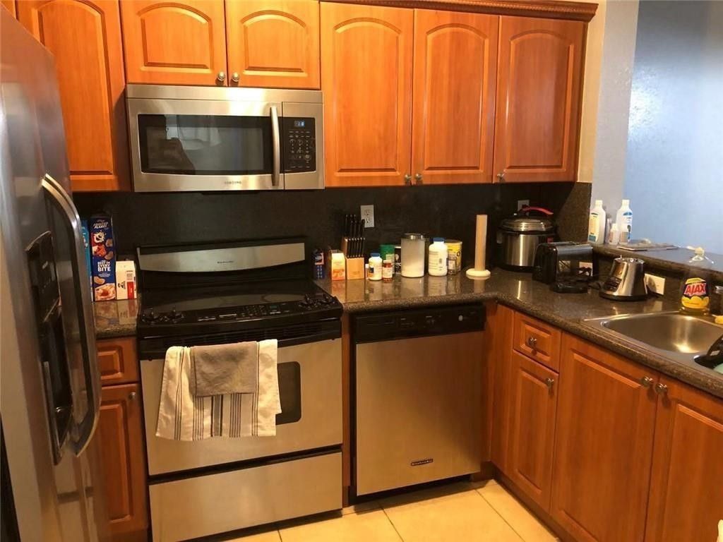 7060 NW 177th Street, Unit 103, Hialeah, FL 33015 Photo