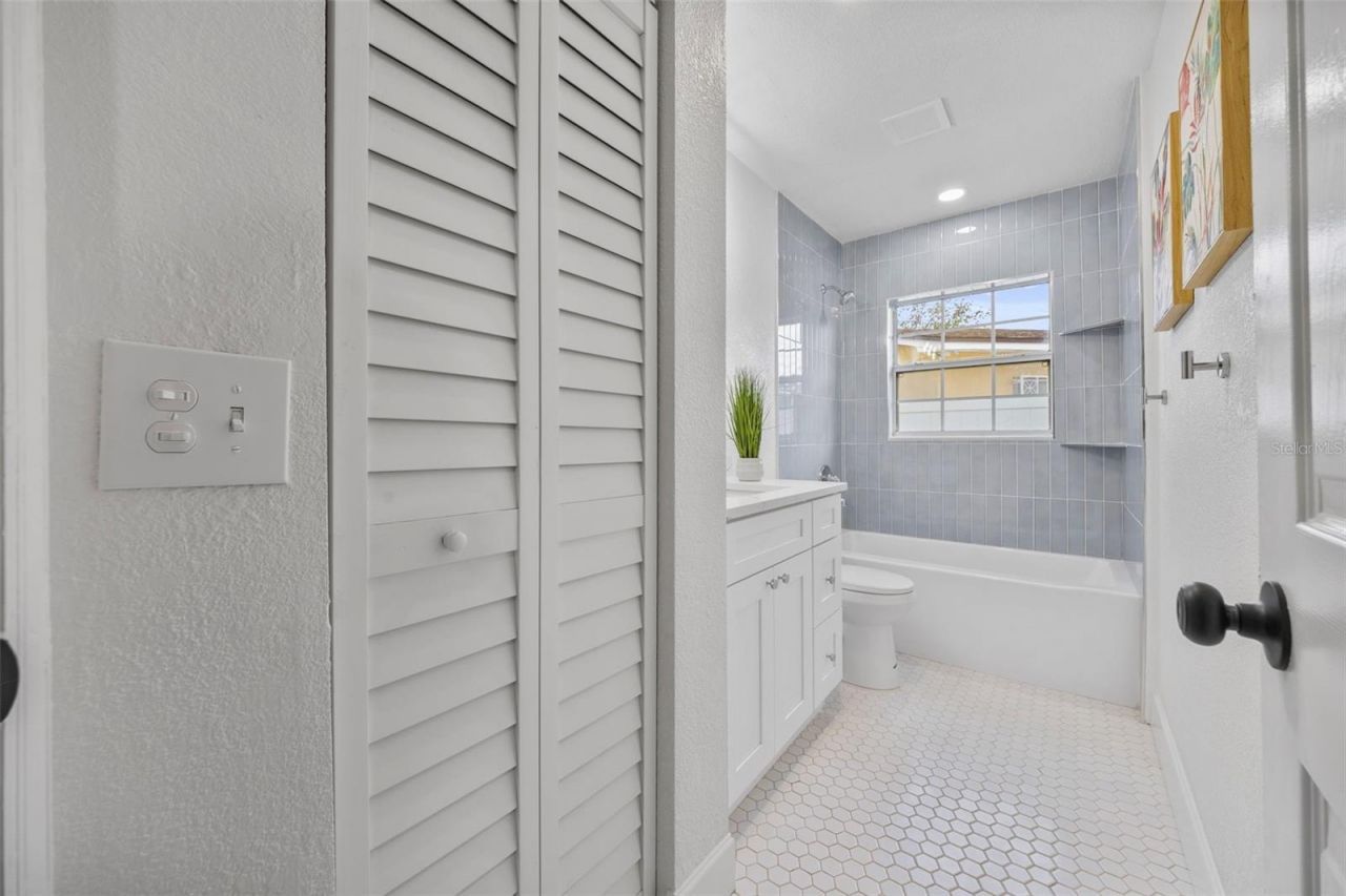 4311 Narvarez Way S, Saint Petersburg, FL 33712 Photo