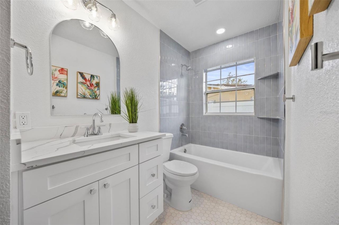 4311 Narvarez Way S, Saint Petersburg, FL 33712 Photo