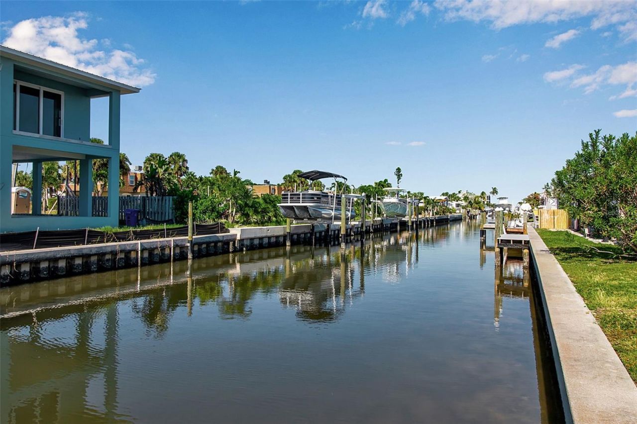 713 Saint Judes Drive S, Unit 2, Longboat Key, FL 34228 Photo