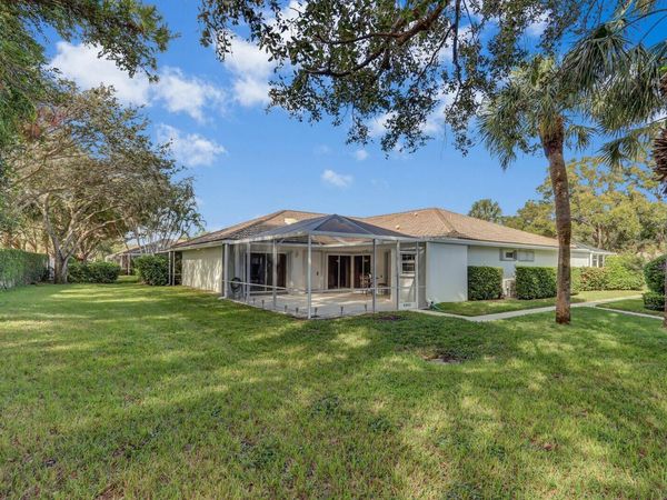 9503 Chapman Oak Court, Palm Beach Gardens, FL 33410
