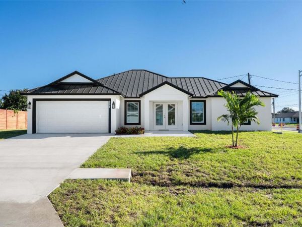 884 SW Thrift Avenue, Port Saint Lucie, FL 34953