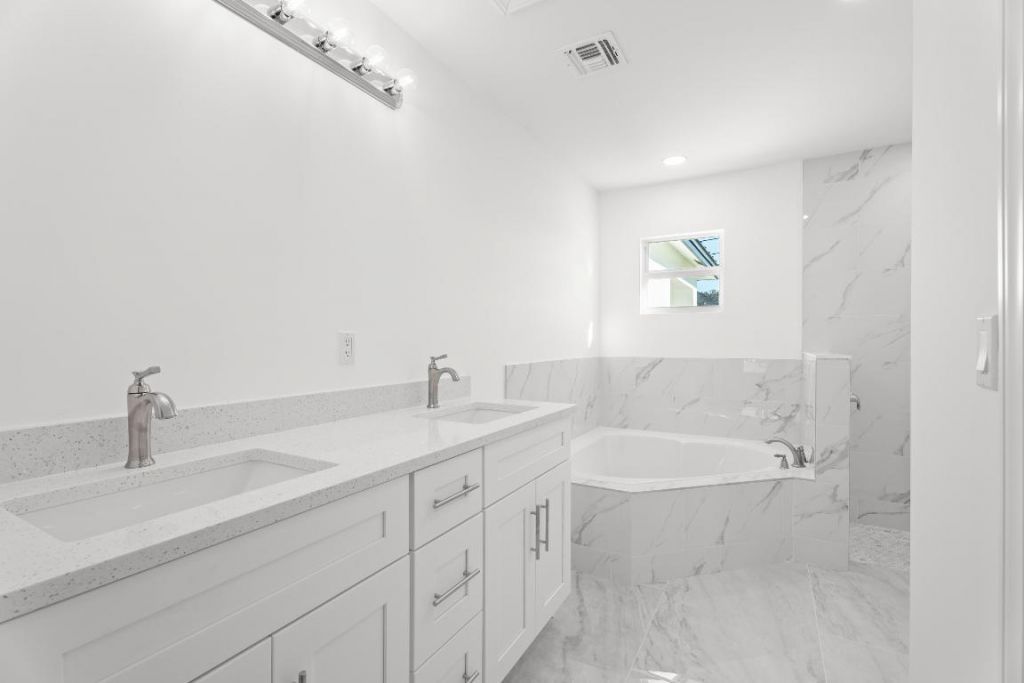 884 SW Thrift Avenue, Port Saint Lucie, FL 34953 Photo