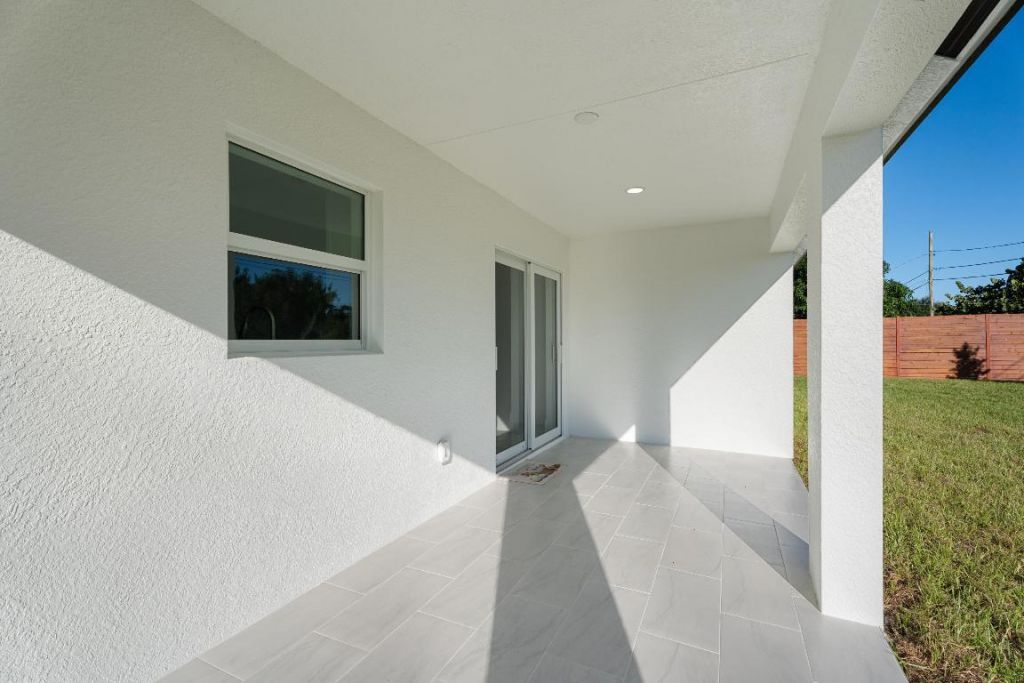 884 SW Thrift Avenue, Port Saint Lucie, FL 34953 Photo