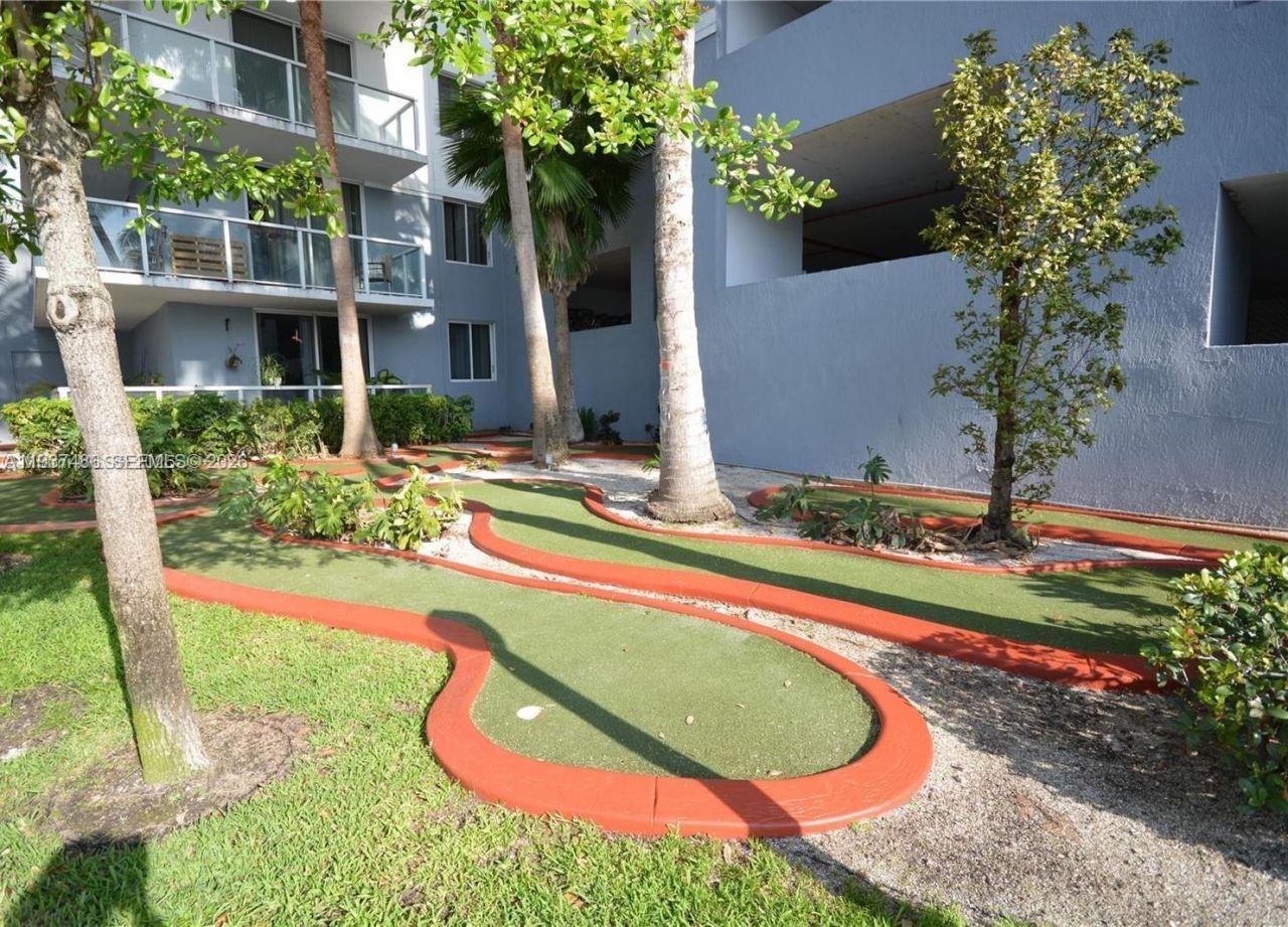 5091 NW 7th St, Unit PH-10, Miami, FL 33126 Photo