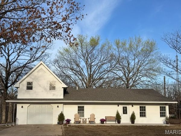 2803 Highway J, Bourbon, MO 65441