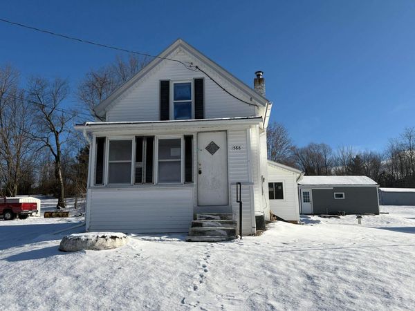 1588 Pleasant Street, West Rutland, VT 05777