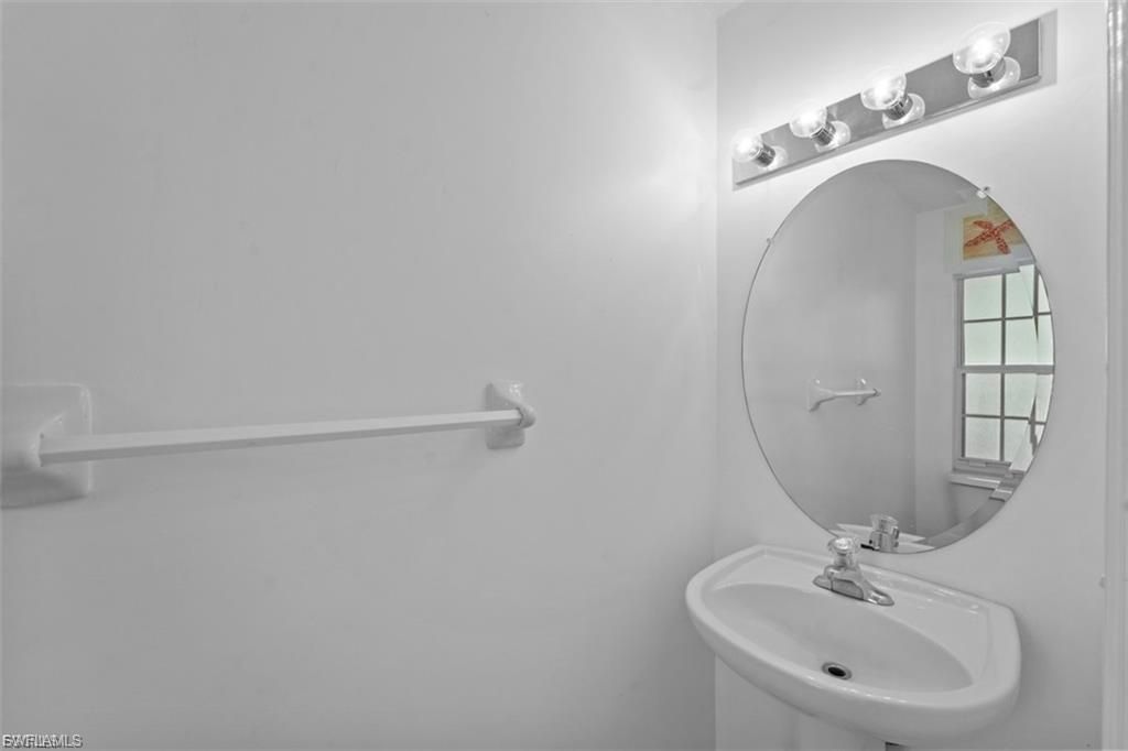 3637 Pine Oak Cir, Unit 105, Fort Myers, FL 33916 Photo