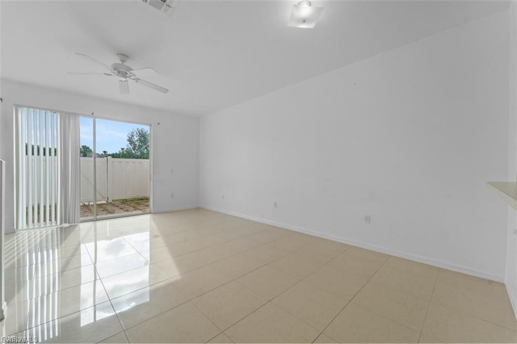 3637 Pine Oak Cir, Unit 105, Fort Myers, FL 33916 Photo