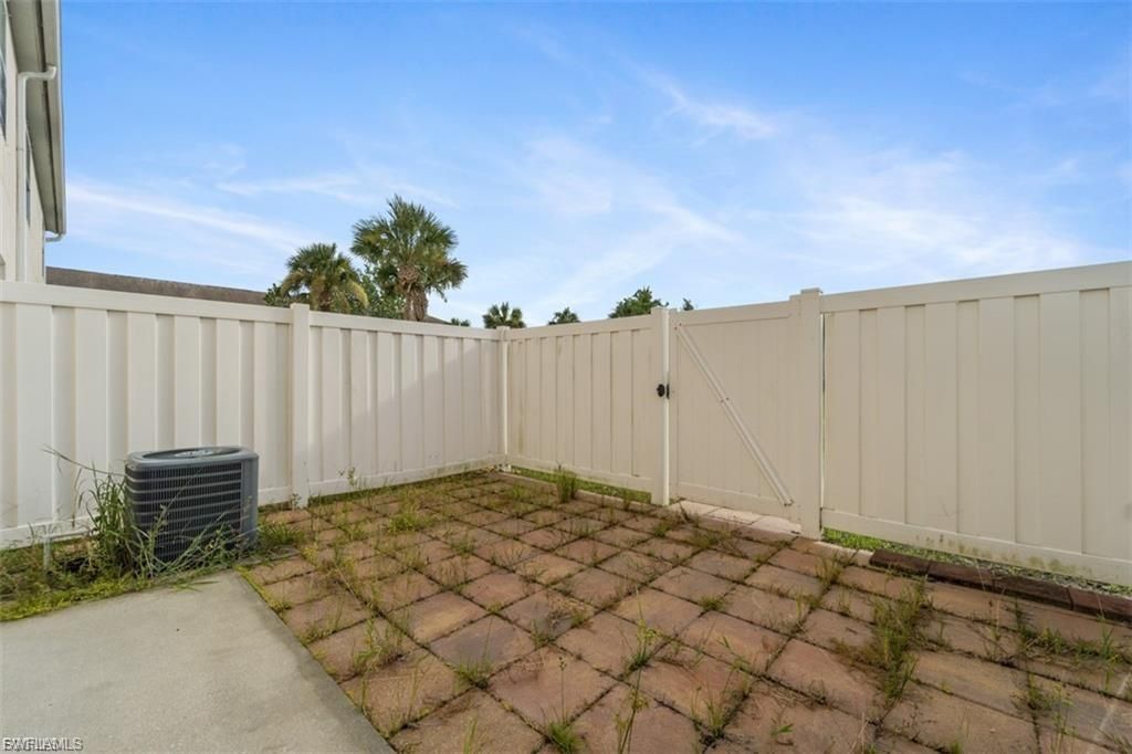 3637 Pine Oak Cir, Unit 105, Fort Myers, FL 33916 Photo