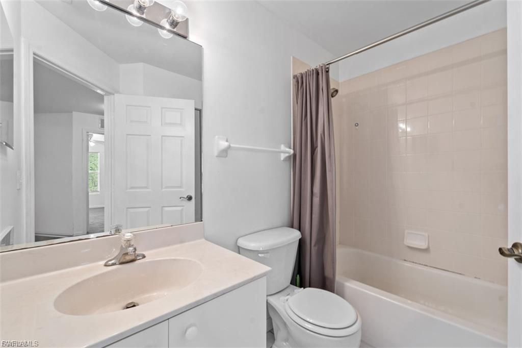 3637 Pine Oak Cir, Unit 105, Fort Myers, FL 33916 Photo