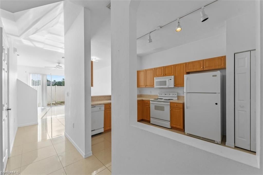 3637 Pine Oak Cir, Unit 105, Fort Myers, FL 33916 Photo