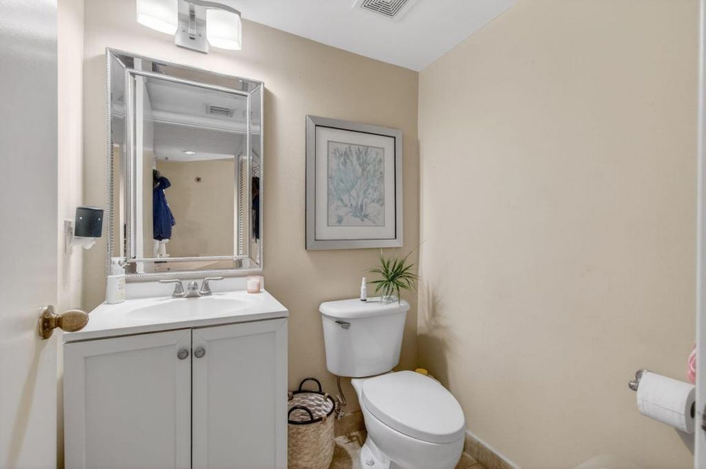 1100 Scotia Drive, Unit 104, Hypoluxo, FL 33462 Photo