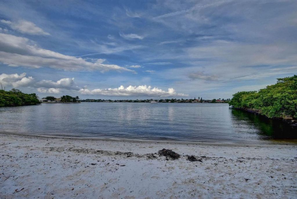 1100 Scotia Drive, Unit 104, Hypoluxo, FL 33462 Photo