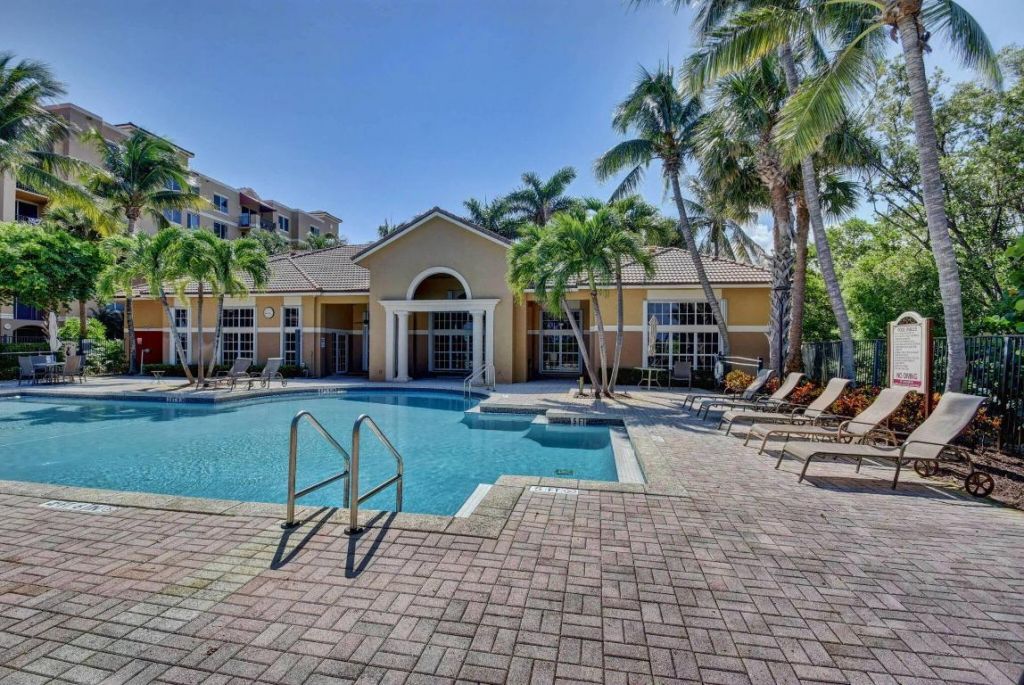 1100 Scotia Drive, Unit 104, Hypoluxo, FL 33462 Photo