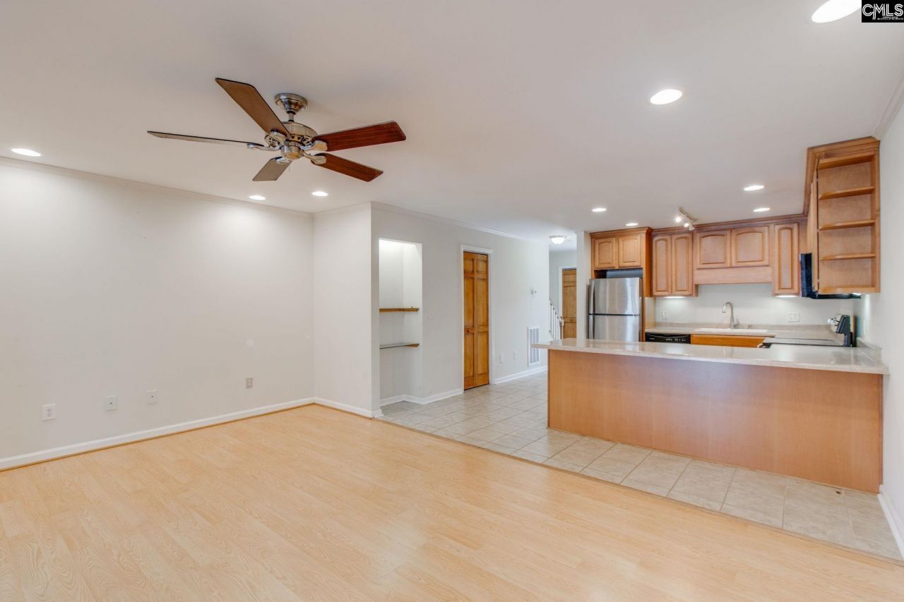 301 Harbor Heights Drive  Photo 11