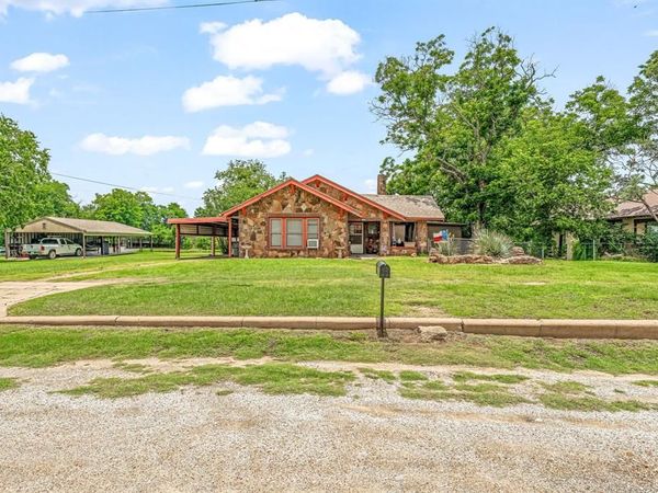 509 W Reynosa Avenue, De Leon, TX 76444