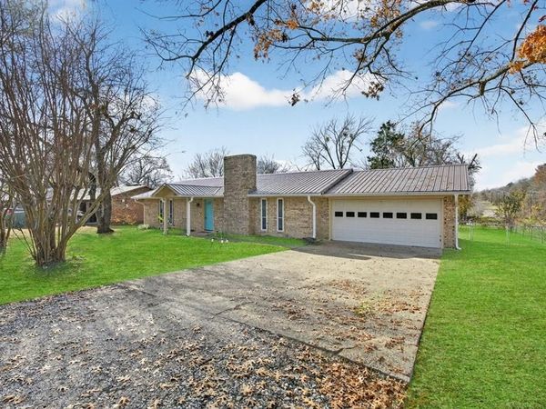 102 E Bayside Drive, Mabank, TX 75156