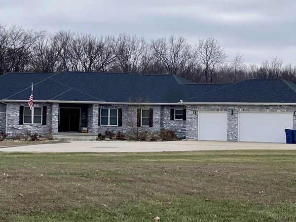 5942 E Houston Road, Woodlawn, IL 62898