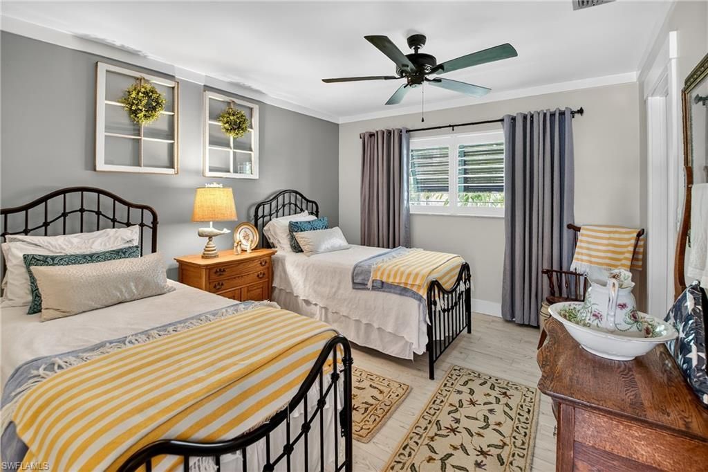 190 Tahiti Cir, Naples, FL 34113 Photo