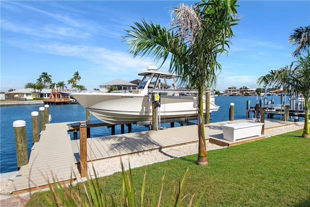 190 Tahiti Cir, Naples, FL 34113 Photo