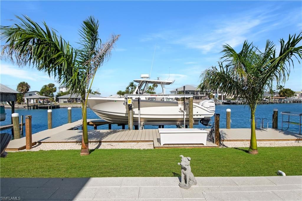 190 Tahiti Cir, Naples, FL 34113 Photo