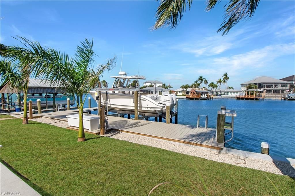 190 Tahiti Cir, Naples, FL 34113 Photo