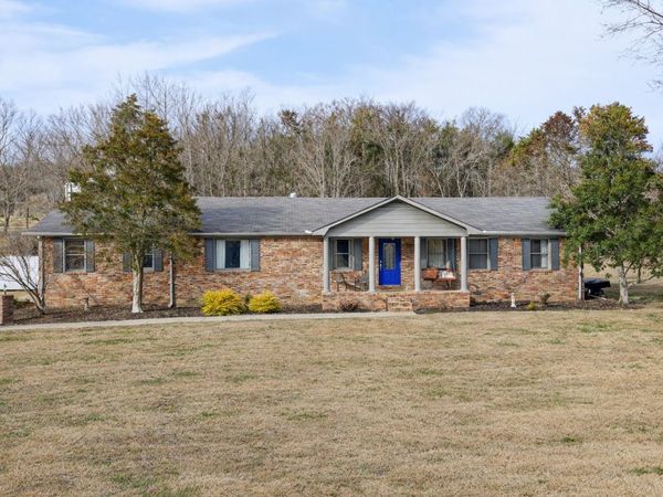 13 Sunrise Ln, Fayetteville, TN 37334