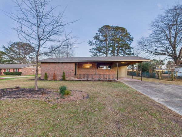 112 Gaylane Dr, Columbus, MS 39702