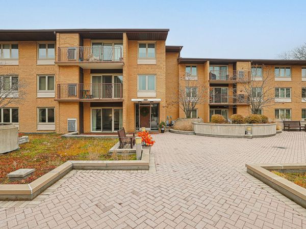 2420 W Talcott Road, Unit 109, Park Ridge, IL 60068
