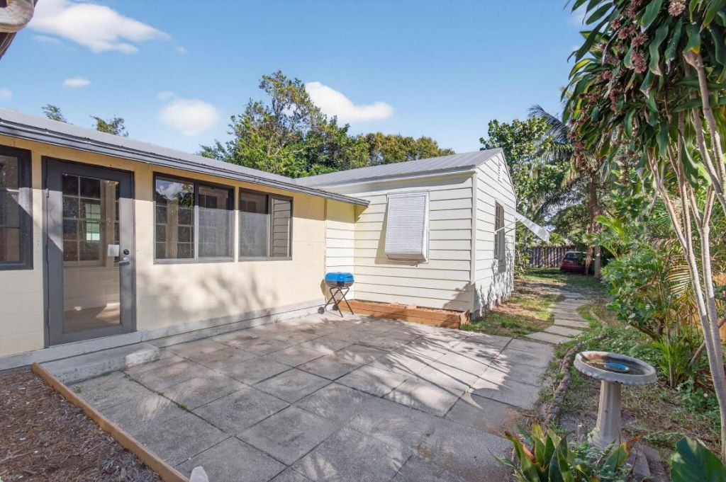 1122 N L Street, Lake Worth Beach, FL 33460 Photo