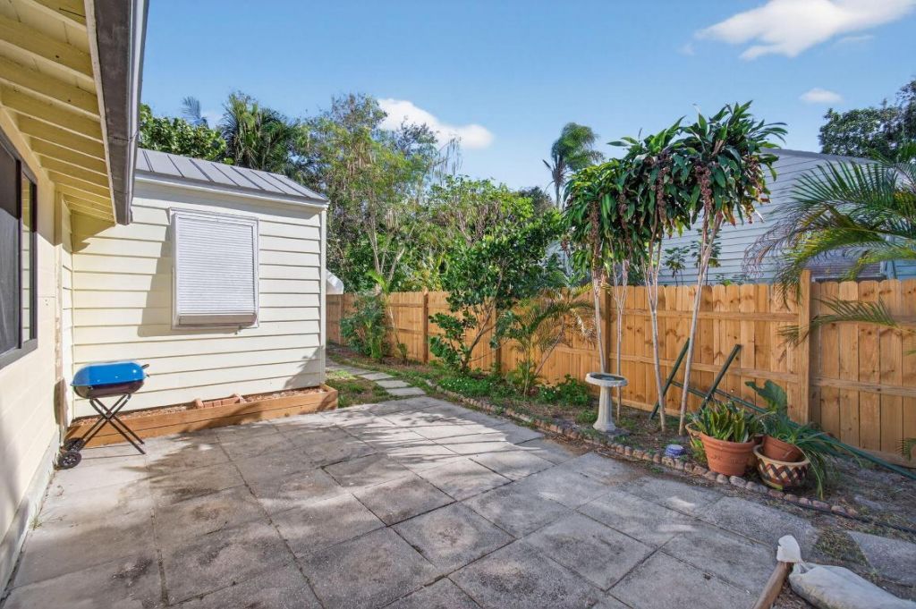 1122 N L Street, Lake Worth Beach, FL 33460 Photo