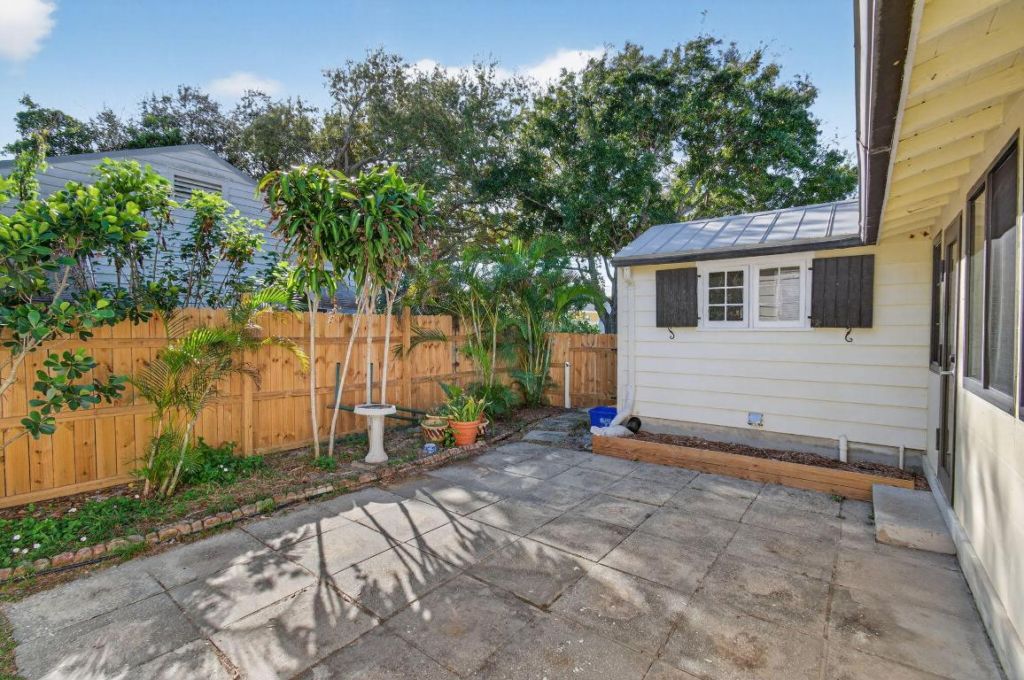 1122 N L Street, Lake Worth Beach, FL 33460 Photo