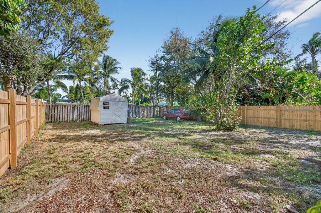 1122 N L Street, Lake Worth Beach, FL 33460 Photo
