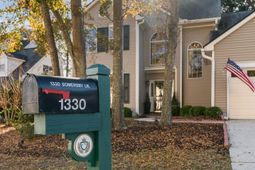 1330 Somersby Lane photo 4